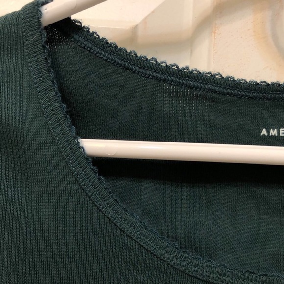 American Eagle Forest Green Cropped T-Shirt - Picture 2 of 5